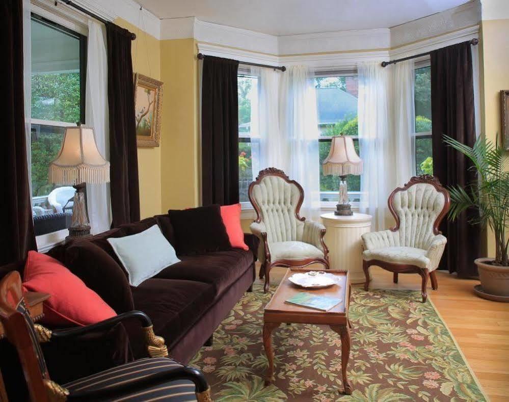The Lion And The Rose Bed And Breakfast Asheville Exteriör bild